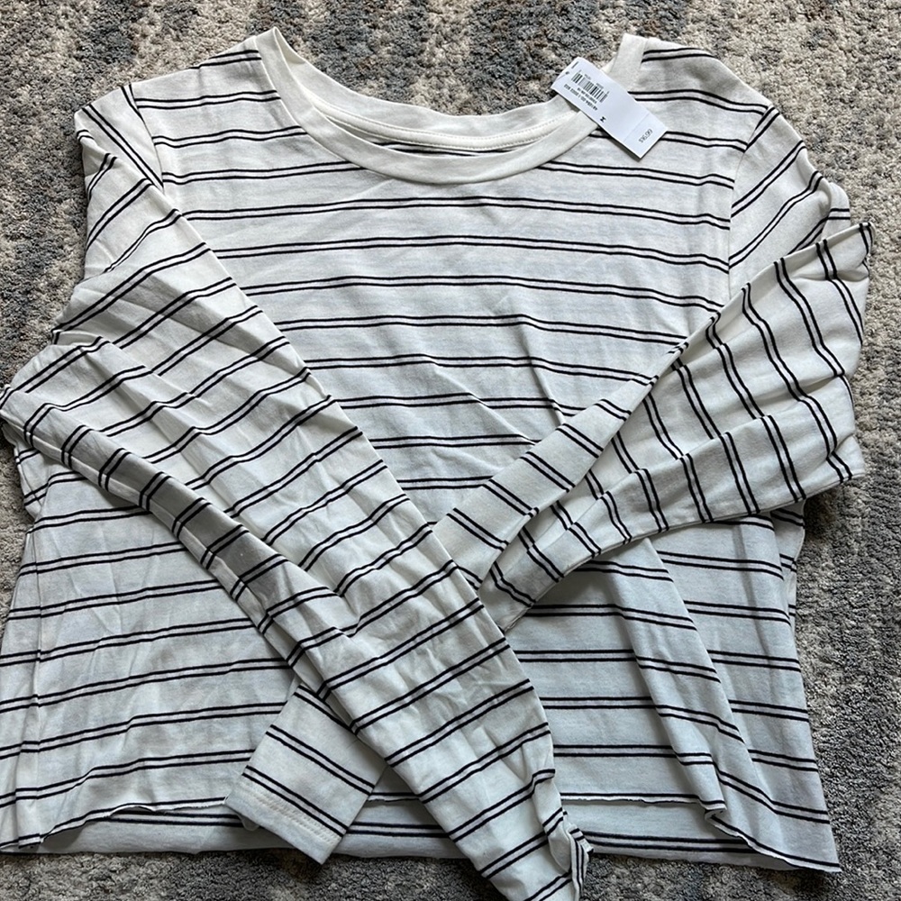 Cropped long sleeve with tags